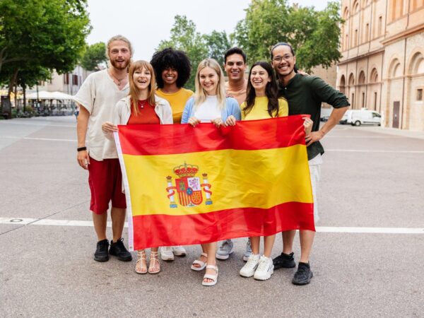 Cuota reducida autónomos España 2025 – Explicación visual de requisitos, pasos y beneficios para nuevos emprendedores.