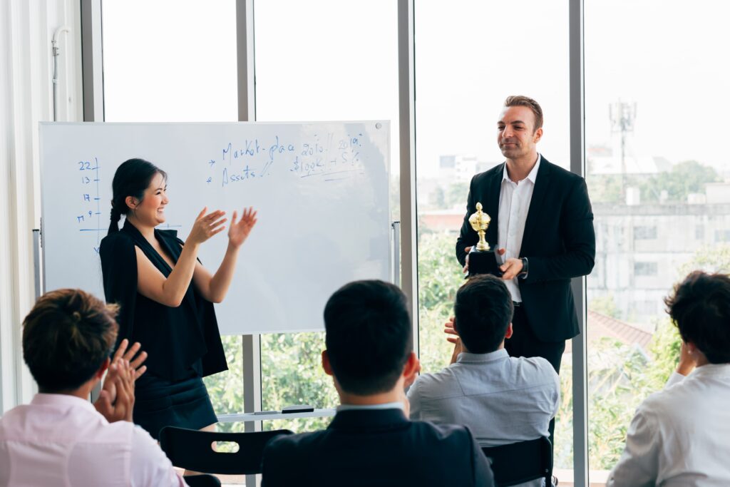 Alt text: Mentalidad ganadora emprendedores 2025 – Claves para desarrollar enfoque, resiliencia y éxito mental en el mundo del emprendimiento.
