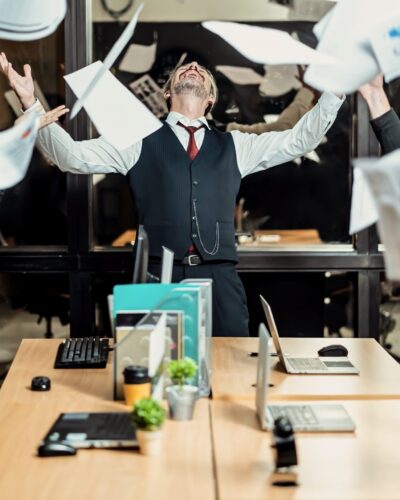 Mentalidad emprendedora es actuar aún cuando no tienes todas las respuestas.